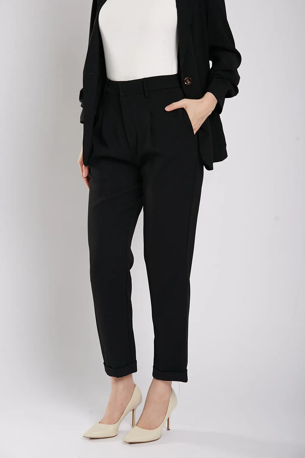 Carinne Tailored Pants in Black