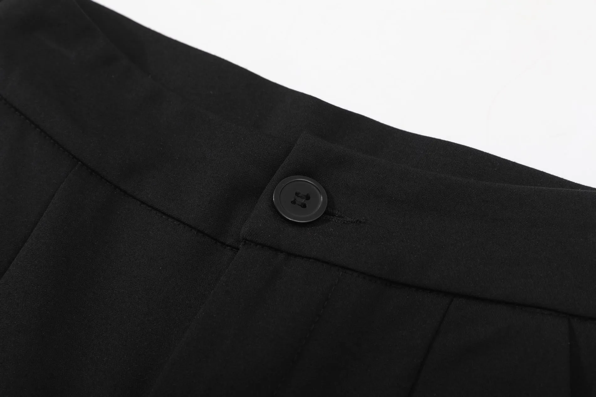 Chic Ankle Cut Trousers for a Sophisticated Look