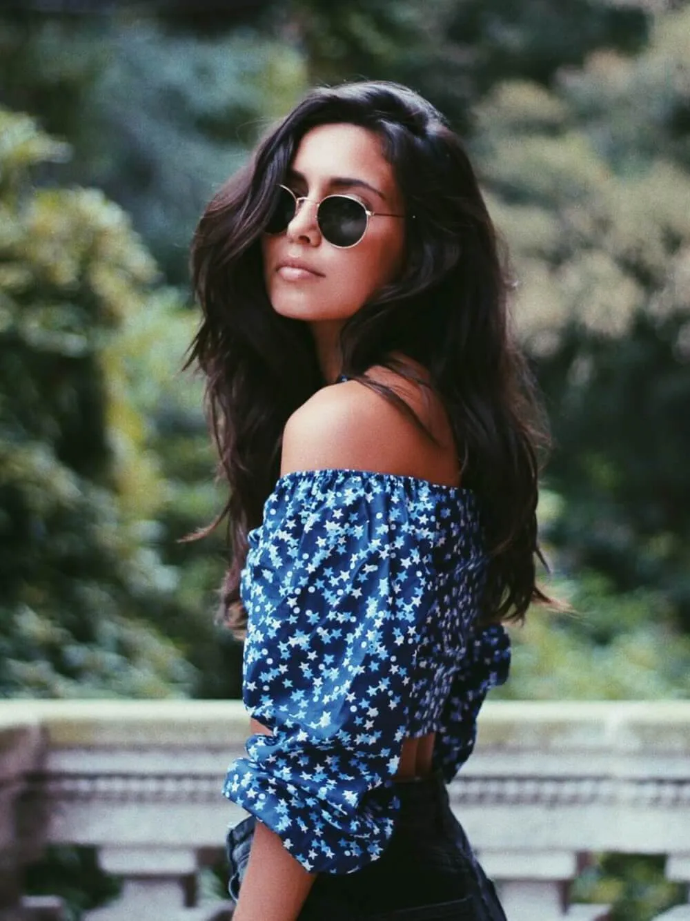 CROP TOP COM ESTAMPADO ESTRELAS AZUL