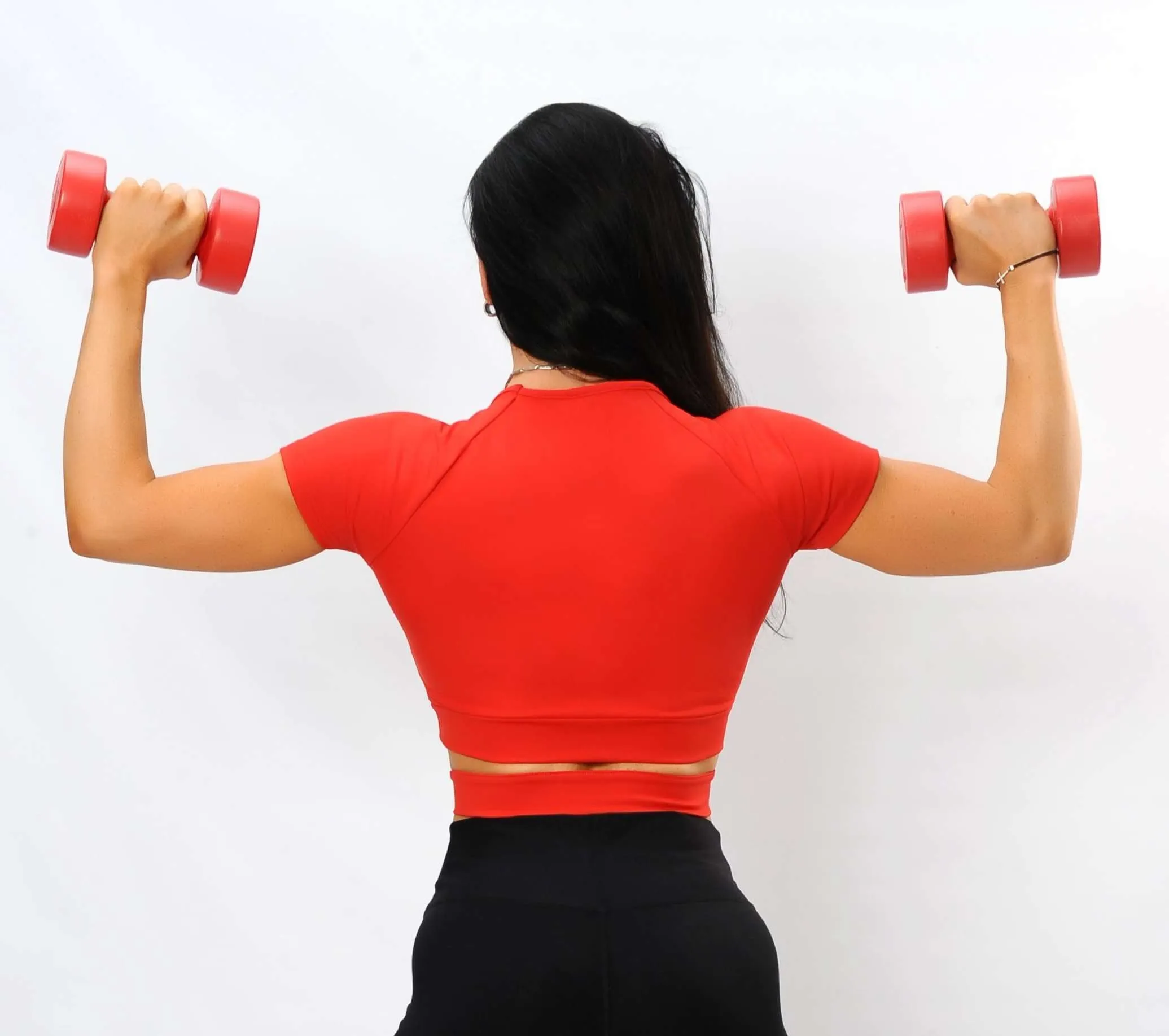 Crop top rojo de deporte.