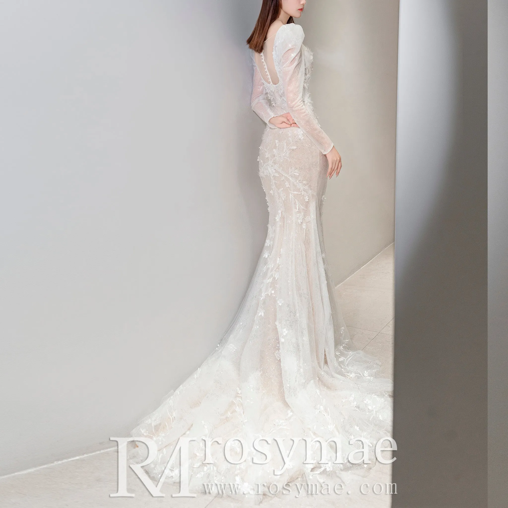 Elegant Mermaid Wedding Dress Long Sleeves With Scoop Neck