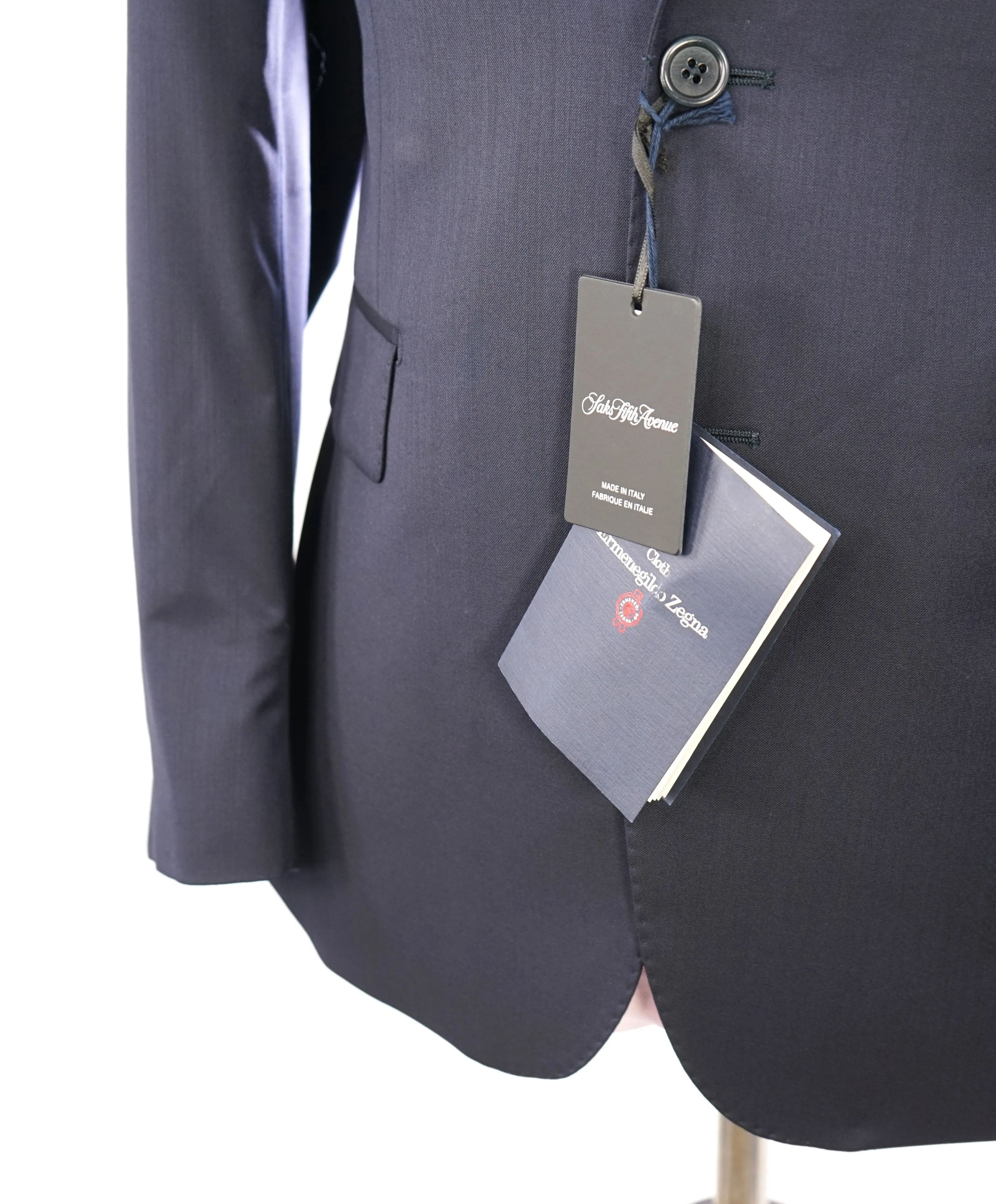 ERMENEGILDO ZEGNA - SAKS FIFTH AVENUE "Modern Fit" SILK BLEND Navy Suit - 38S