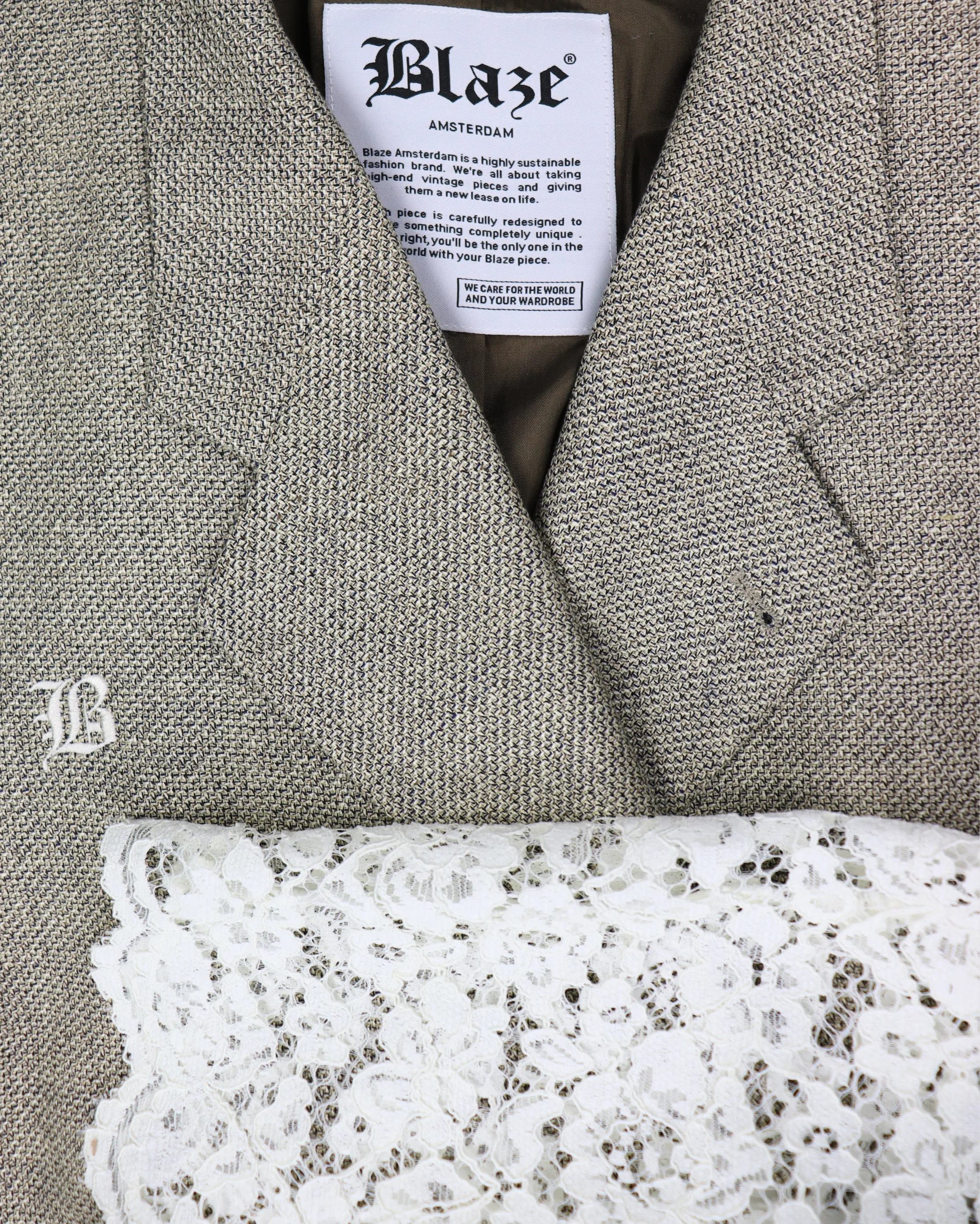 FITTED LACE BLAZE