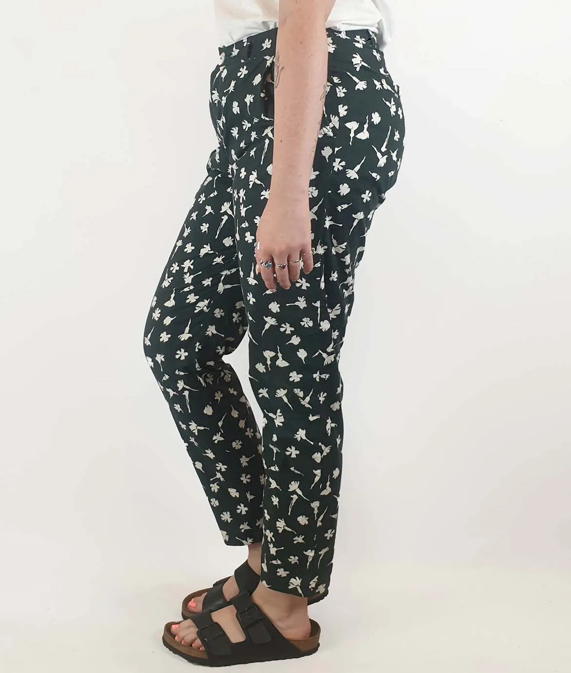 Kowtow green print straight leg pants size M