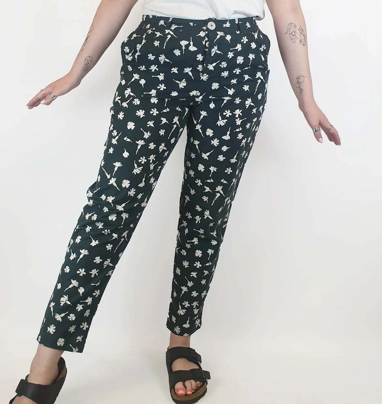 Kowtow green print straight leg pants size M