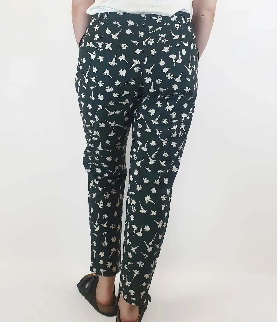 Kowtow green print straight leg pants size M