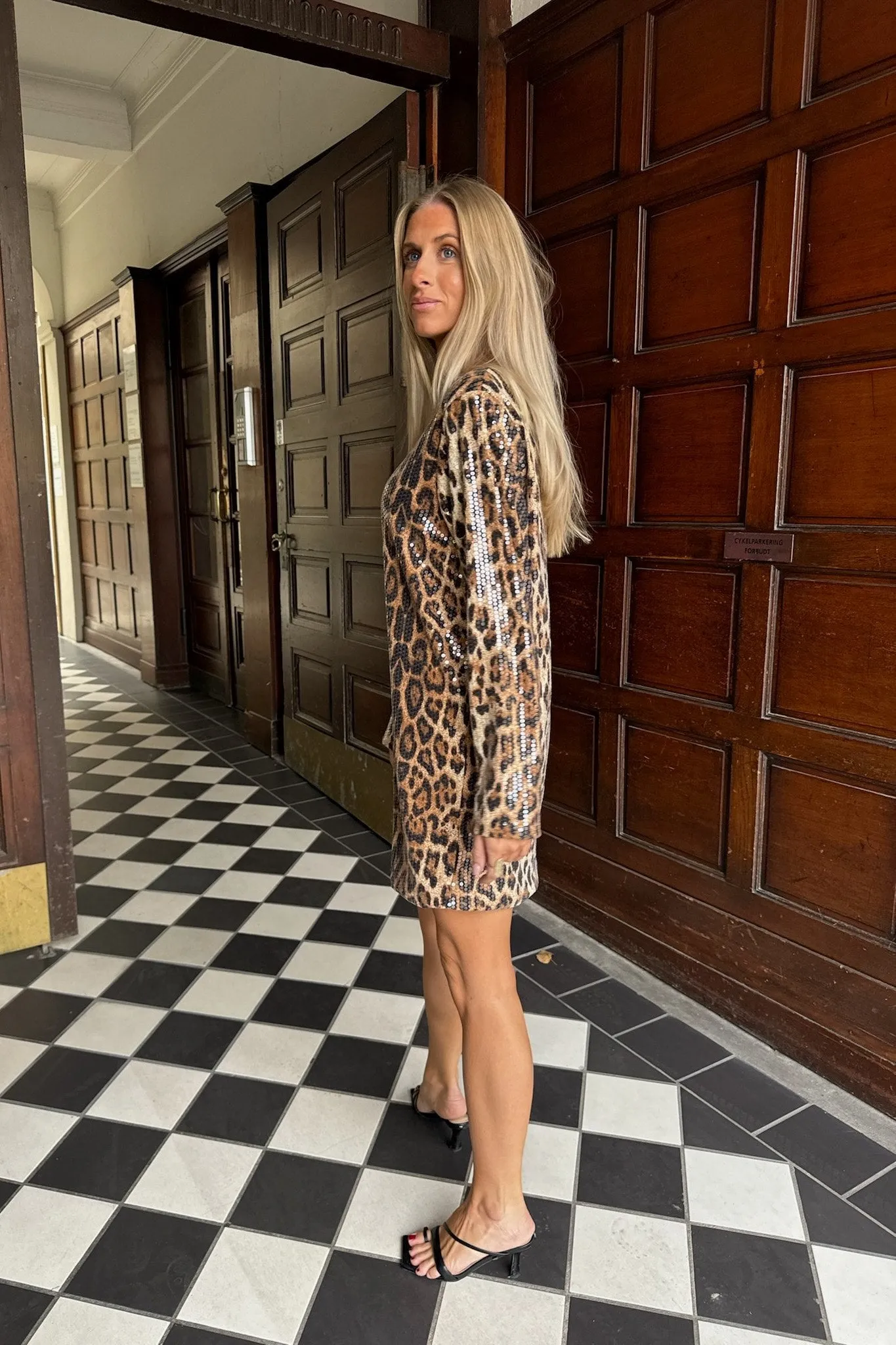 MiaIC Kjole - Leo Print