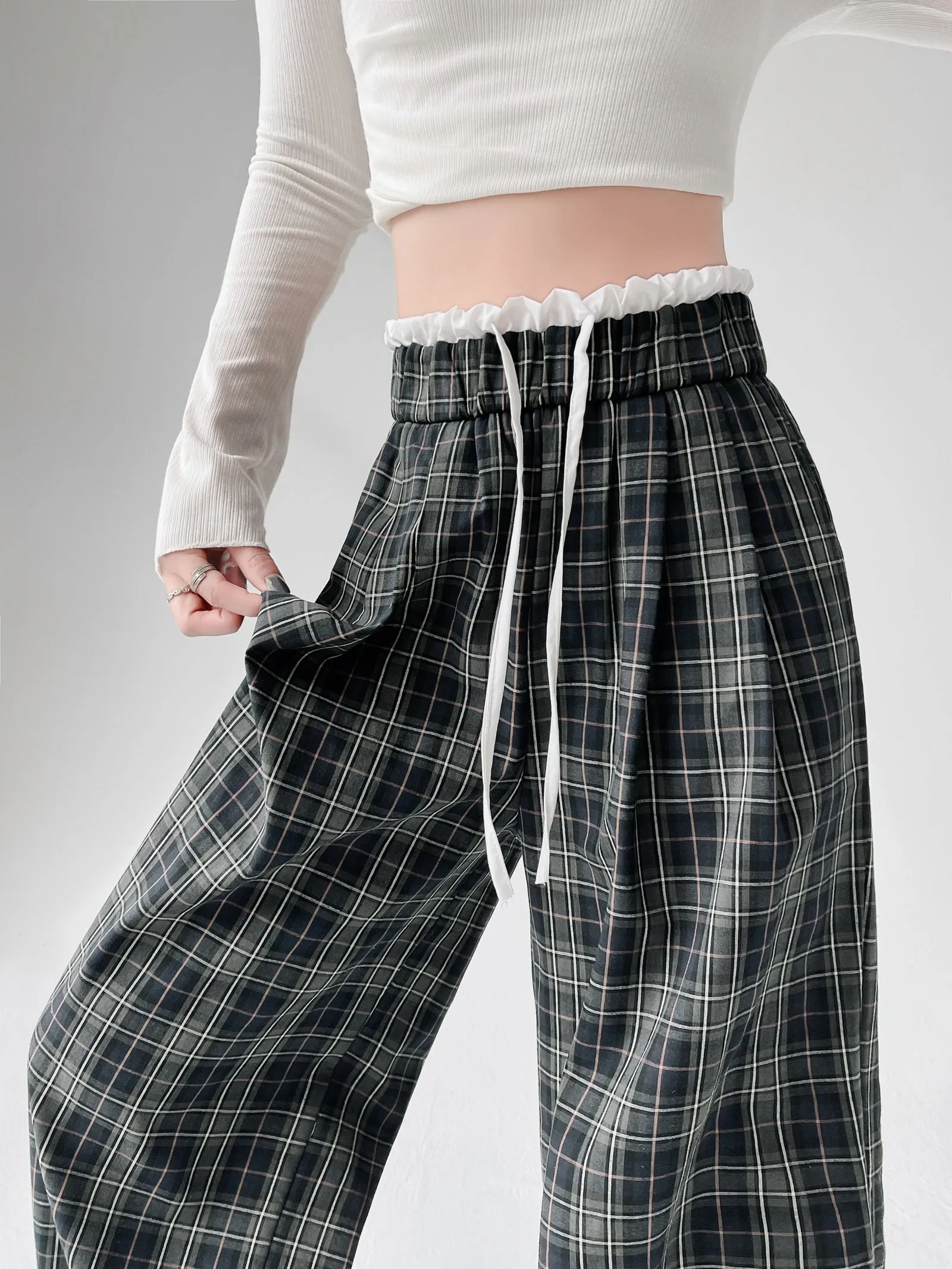 Retro Style Women's Straight-leg Pants with Relaxed Fit