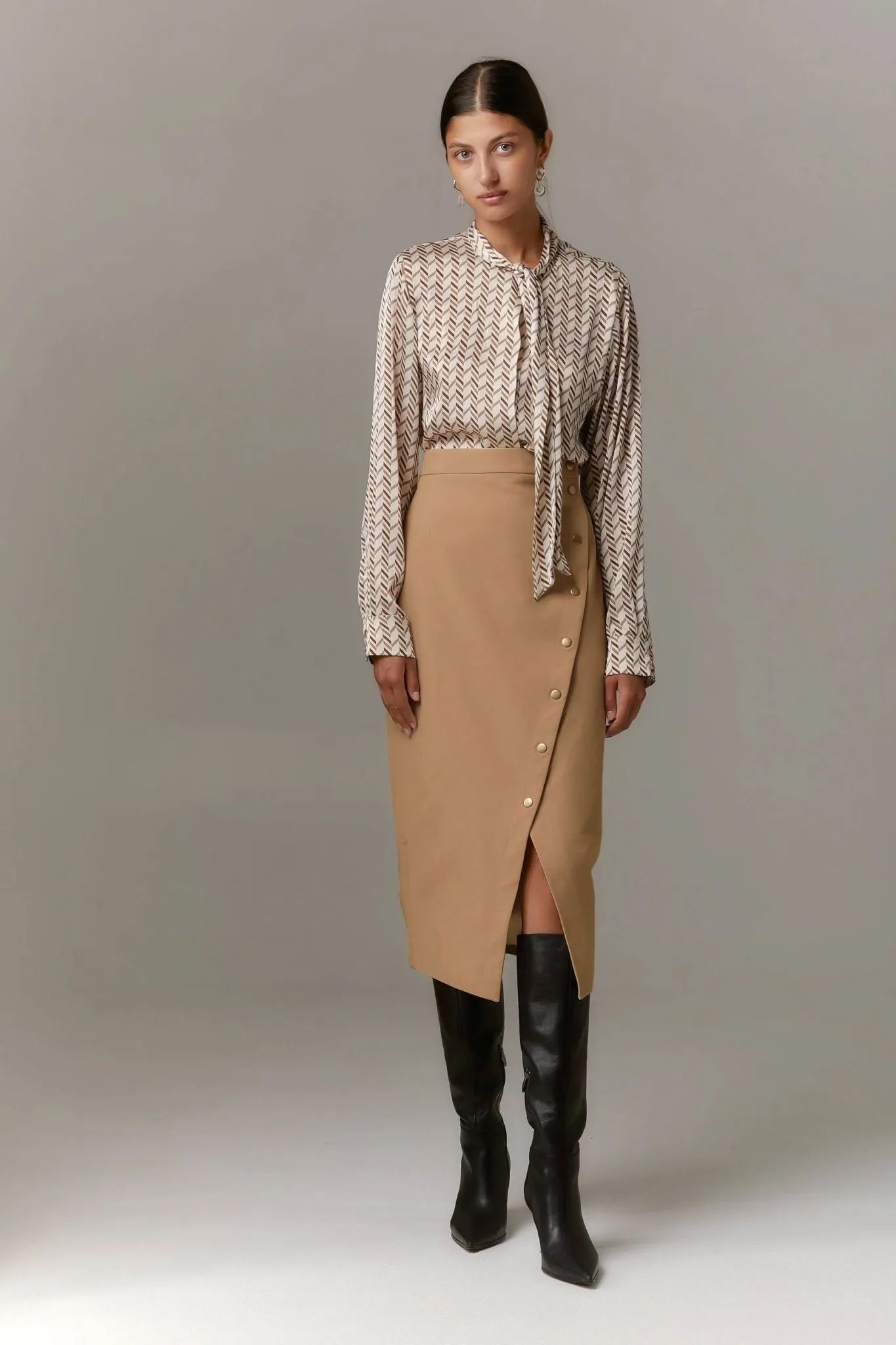 Schoensten Elegant  Midi Skirts