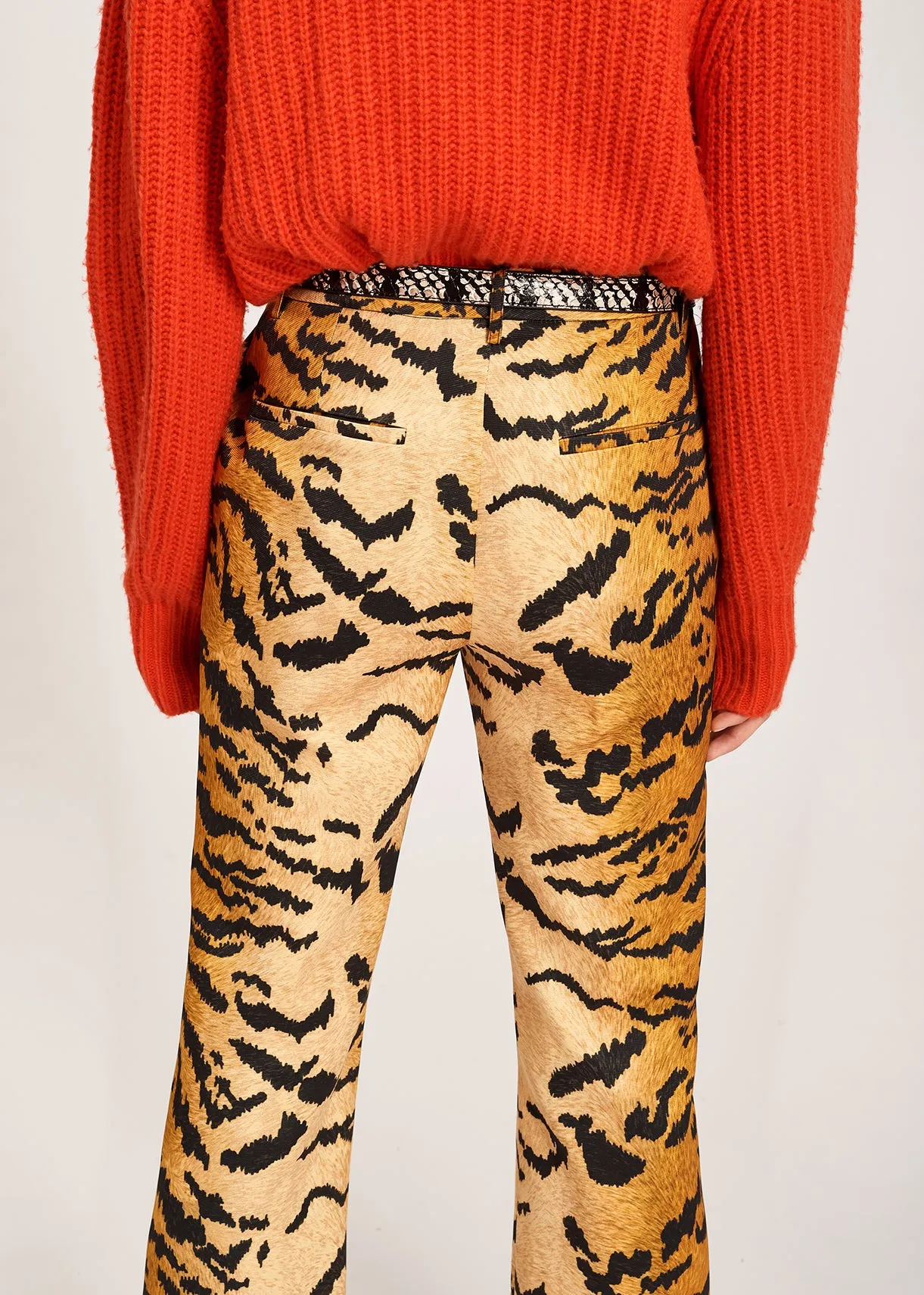 Short flared pants