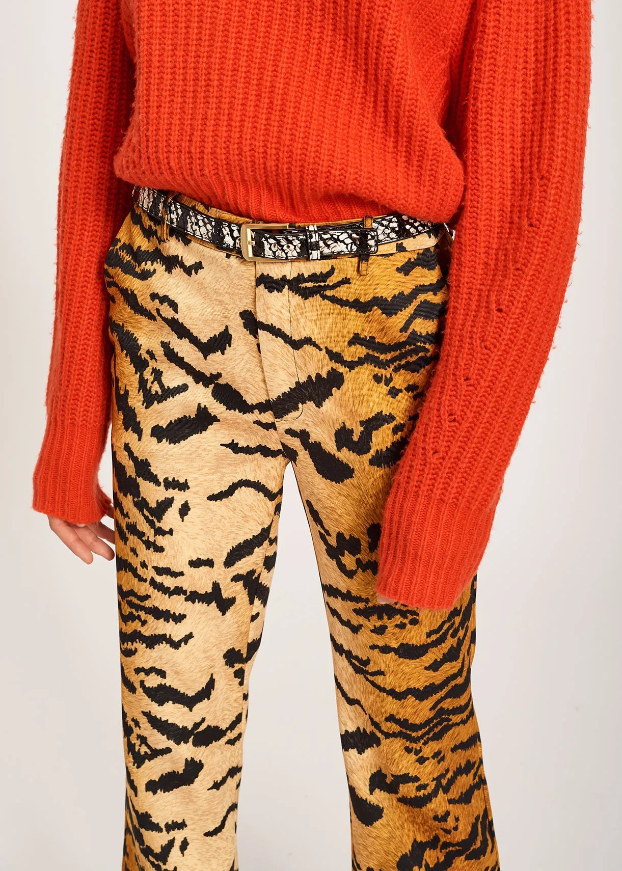 Short flared pants