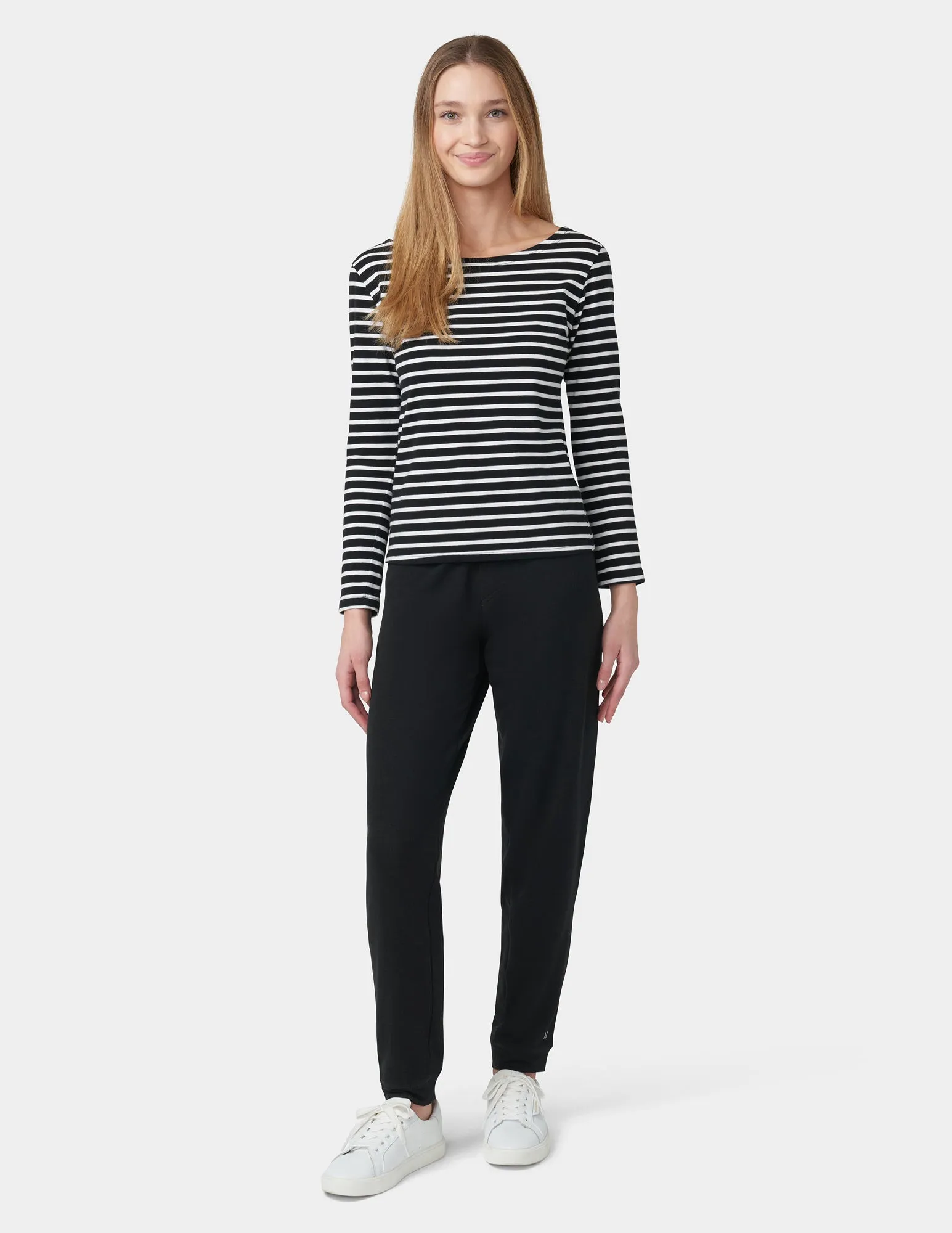 Solid Cuffed Pant with Pockets