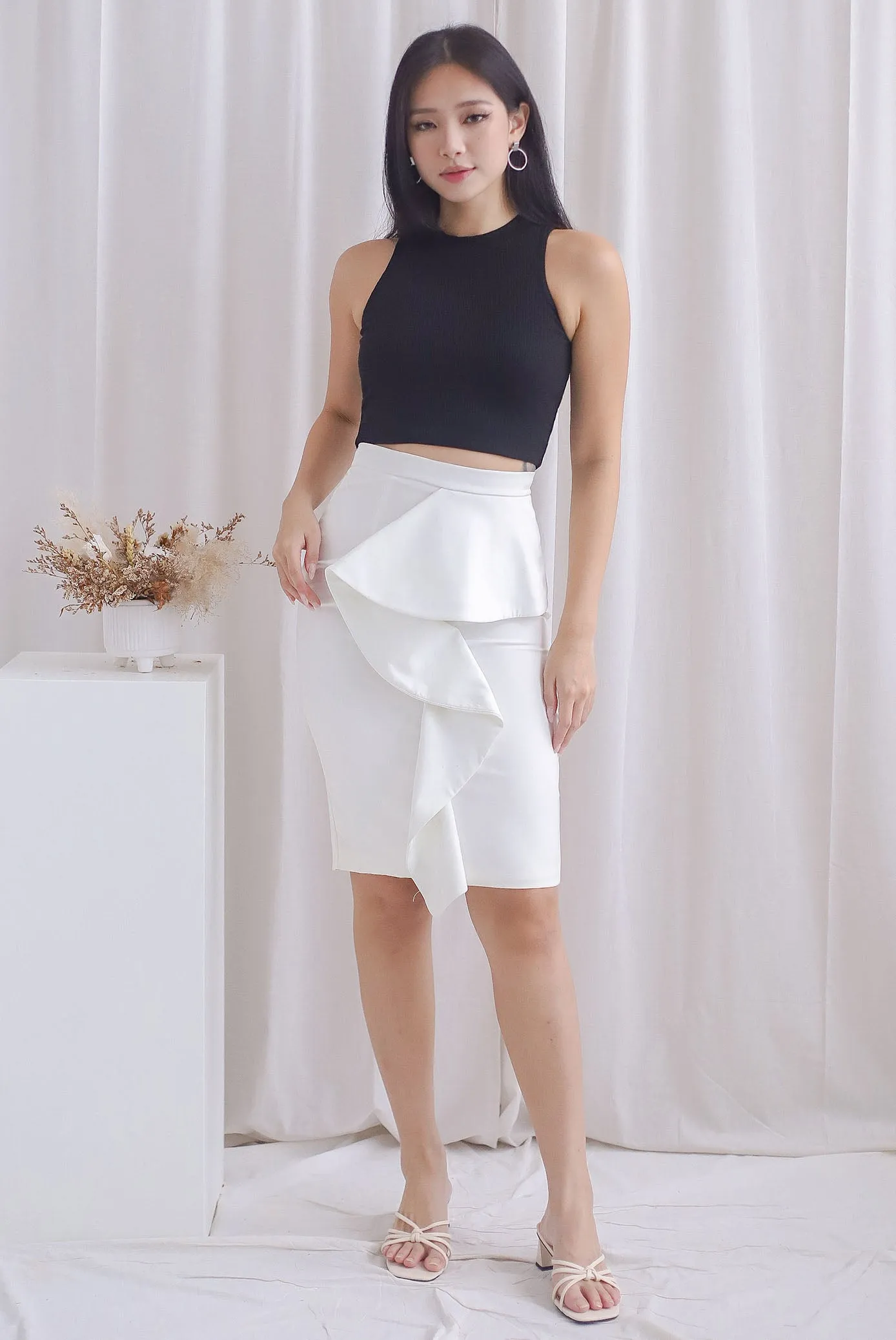 TDC Dianey Cut In Tank Top In Black