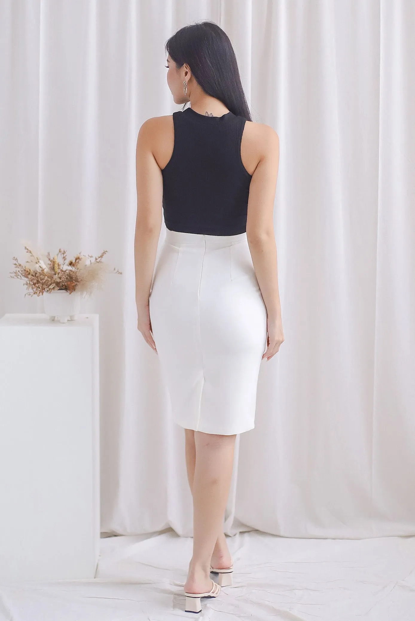TDC Dianey Cut In Tank Top In Black