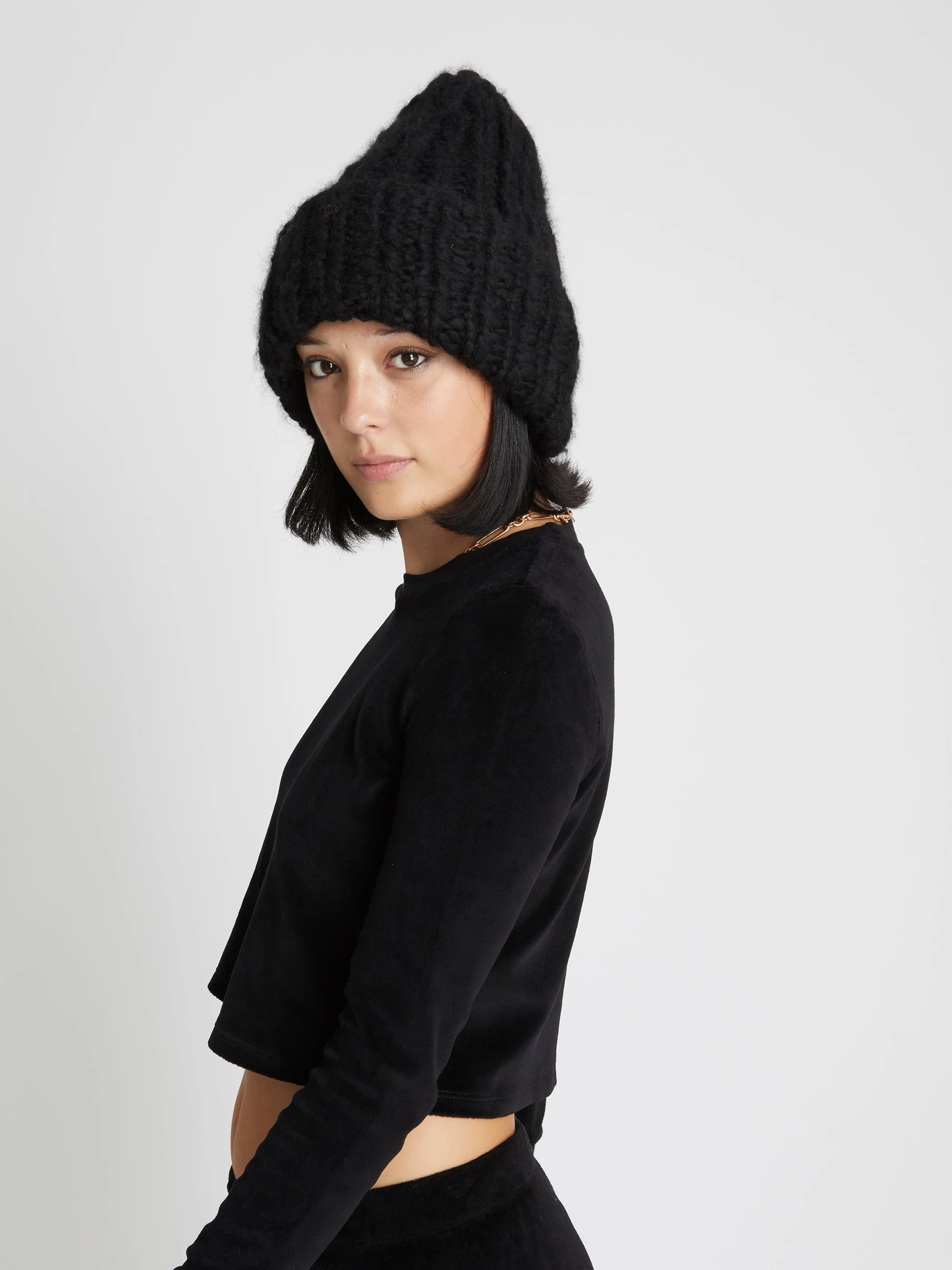 The Lumi Ribbed Beanie in Cashmere