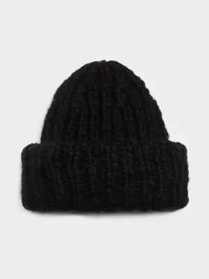 The Lumi Ribbed Beanie in Cashmere
